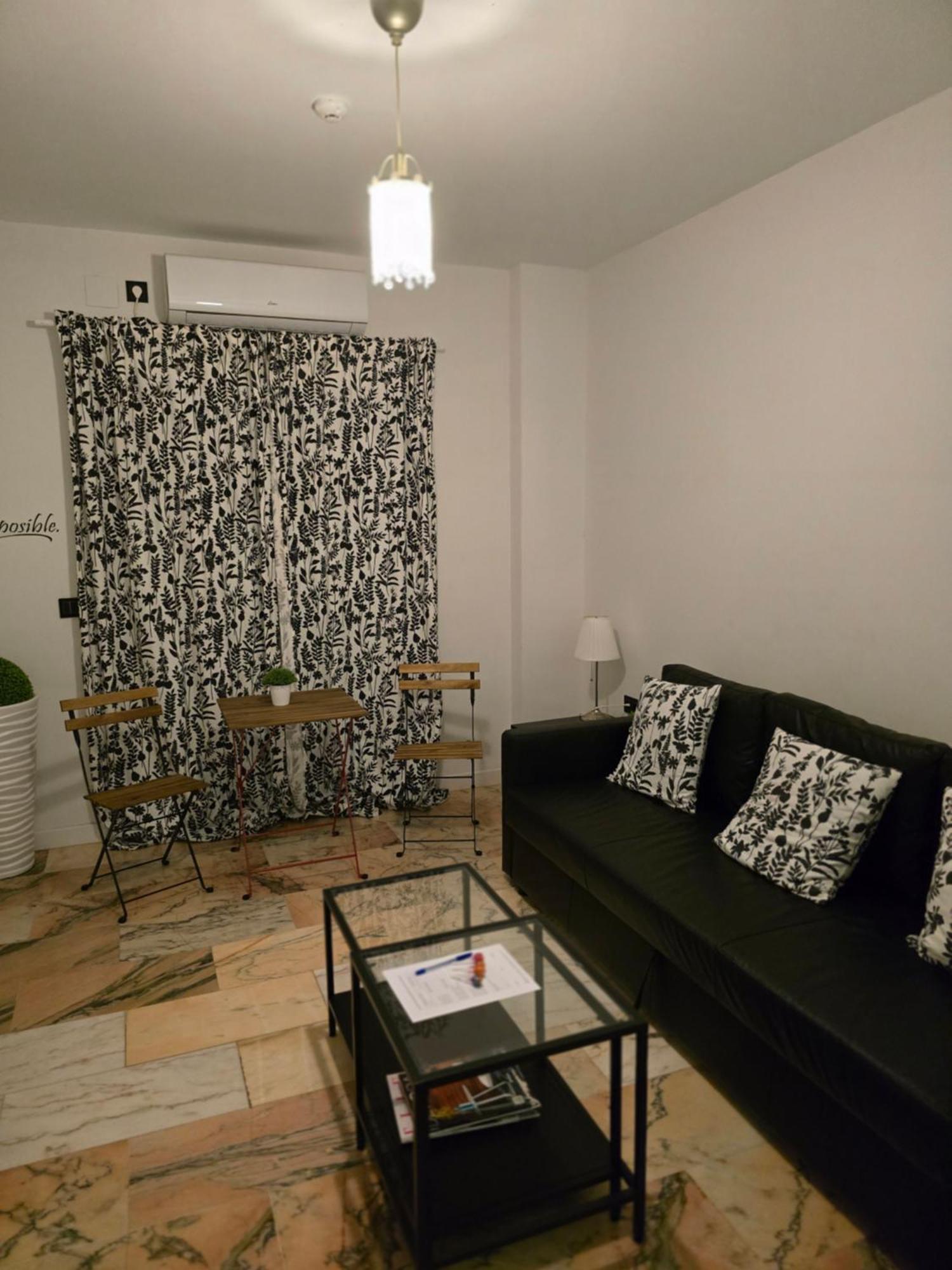 Lhome Sevilla Exteriér fotografie