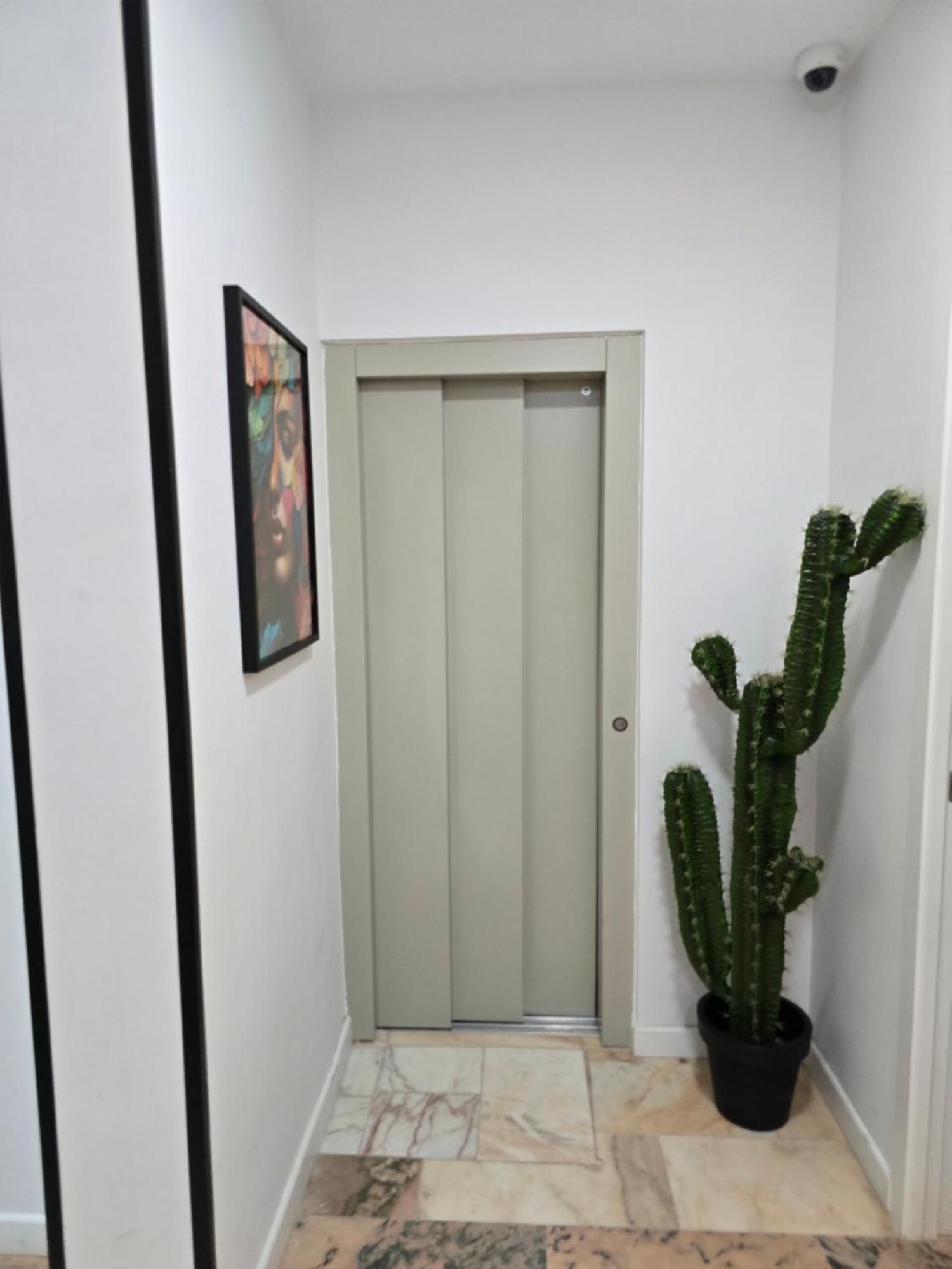 Lhome Sevilla Exteriér fotografie