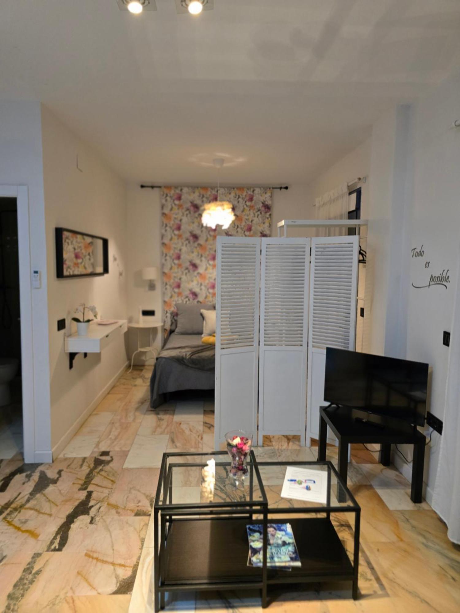 Lhome Sevilla Exteriér fotografie