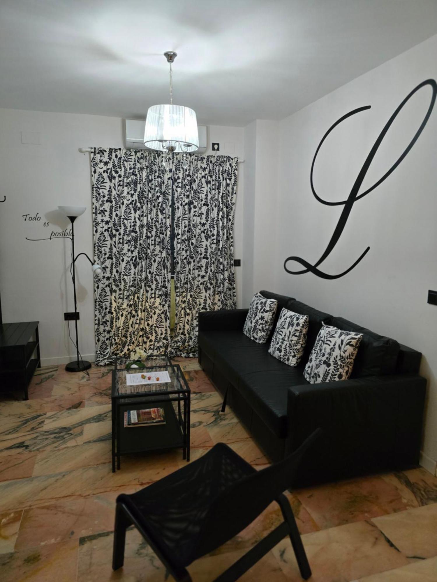 Lhome Sevilla Exteriér fotografie